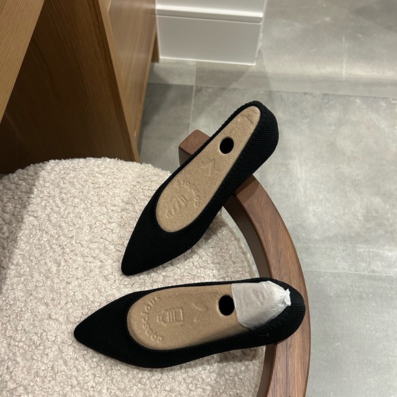 Elegant Women's Black and Beige Flats - Picture 7 of 8